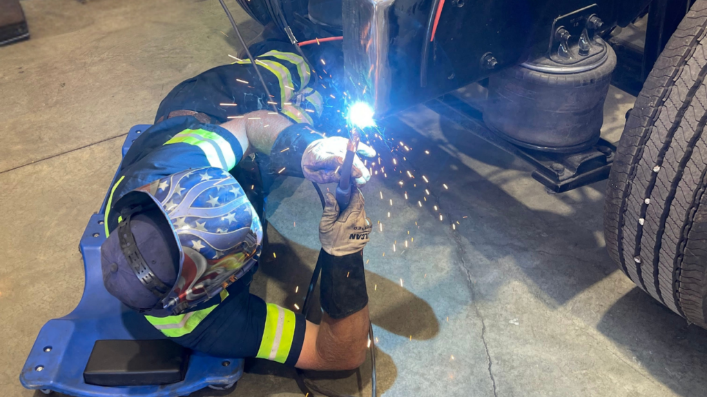 On-site fleet trailer repair